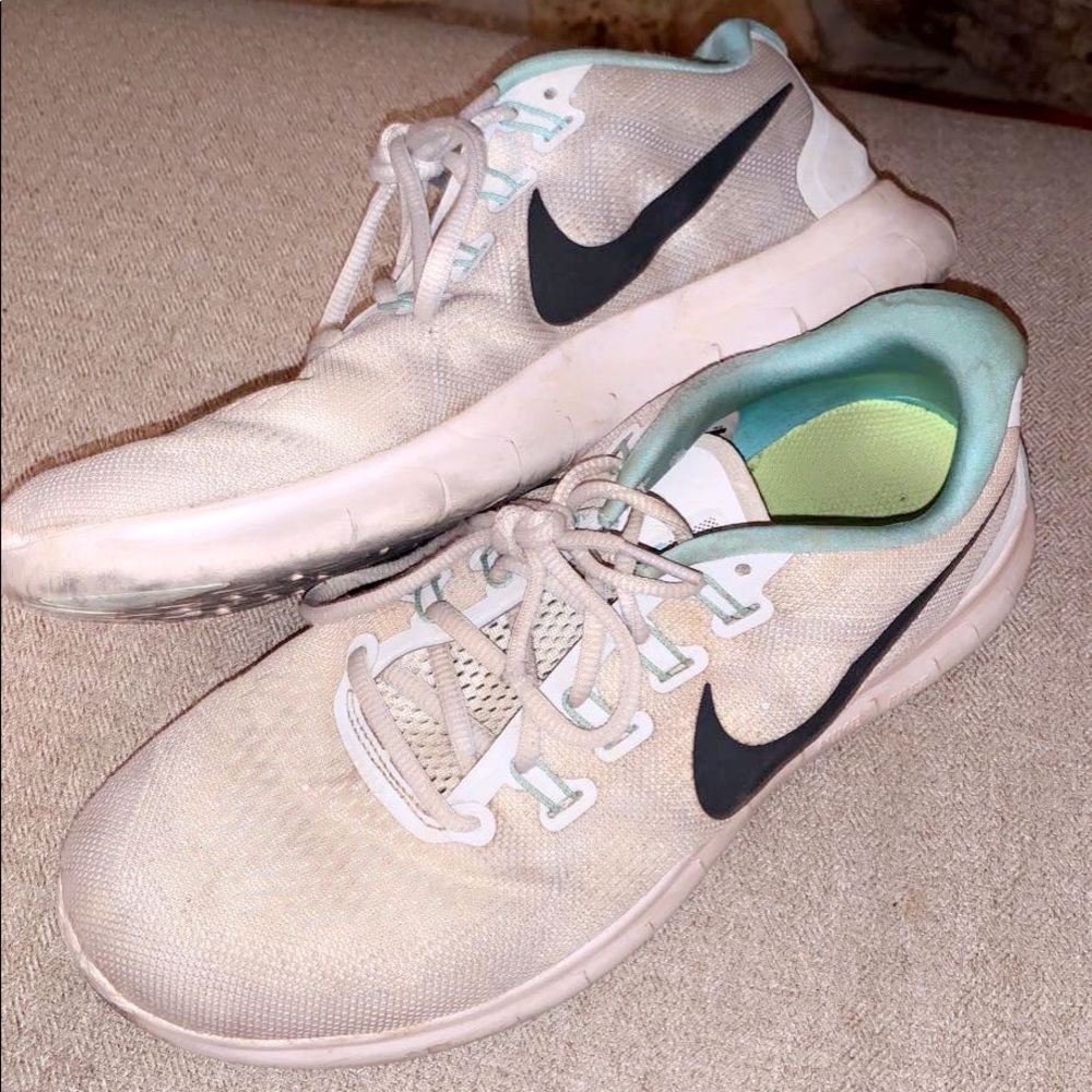 Nike free runs- very comfortable